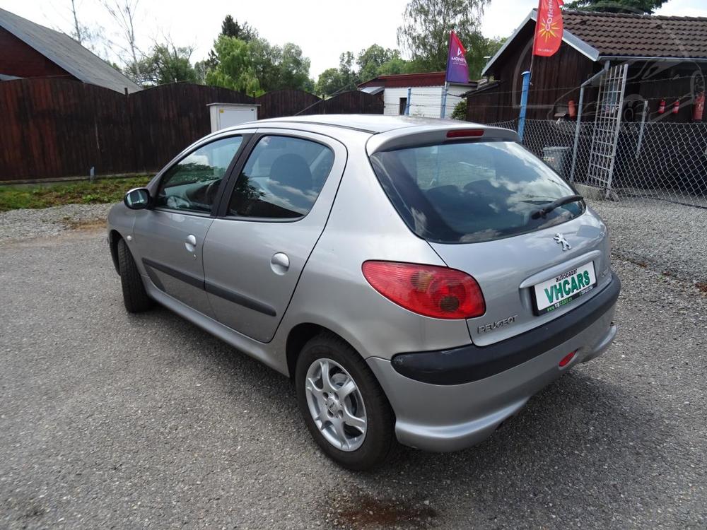 Peugeot 206 1,4i PO ROZVODECH