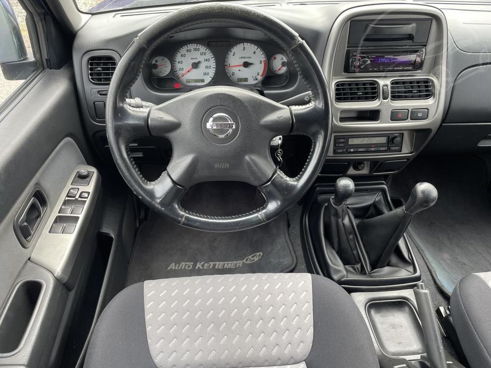 Nissan Navara 2,5Di Automatick AC Tan