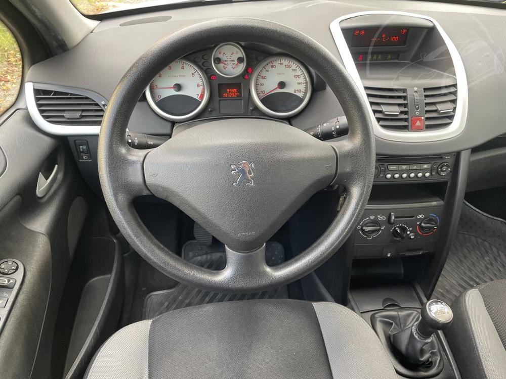 Peugeot 207 1,4i Servisn kniha