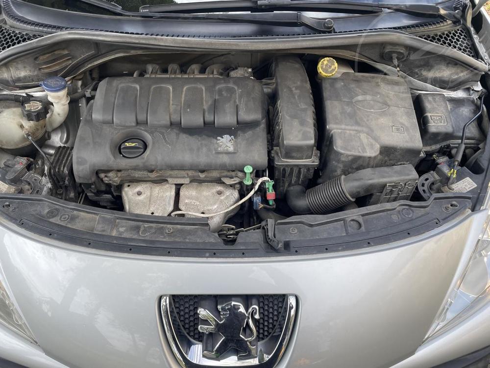 Peugeot 207 1,4i Servisn kniha