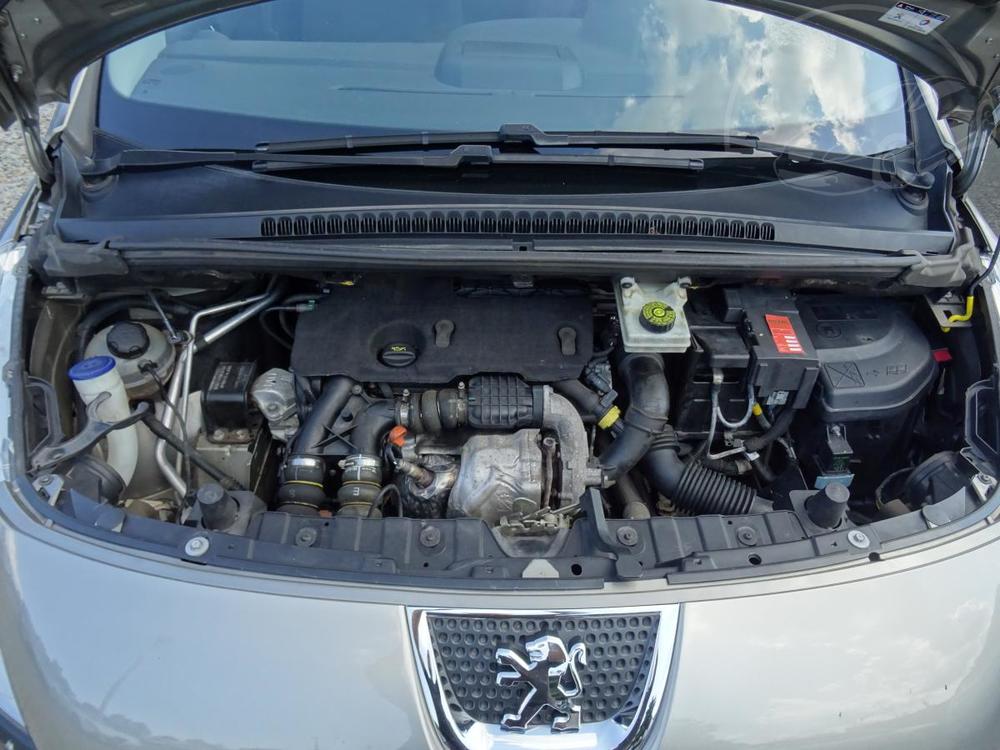 Peugeot 3008 1,6 HDI  Servisn kniha