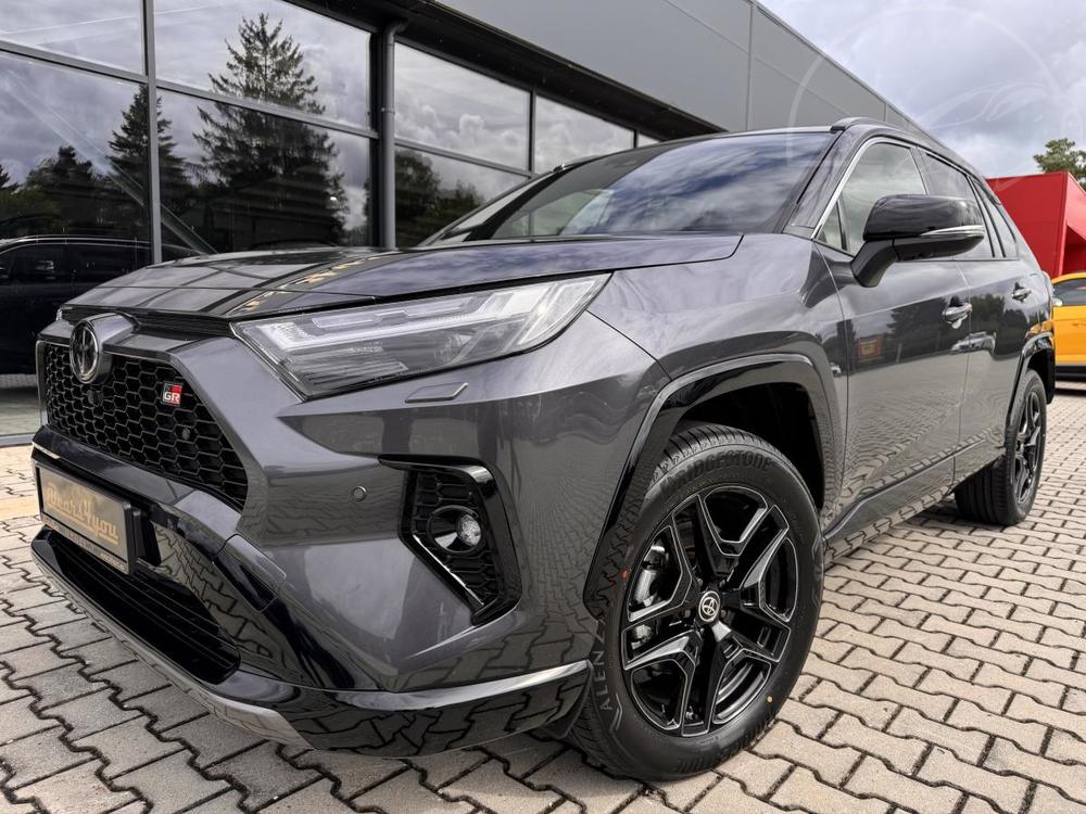 Prodm Toyota RAV4 2.5 HYBRID 163kW 4x4 GR SPORT!