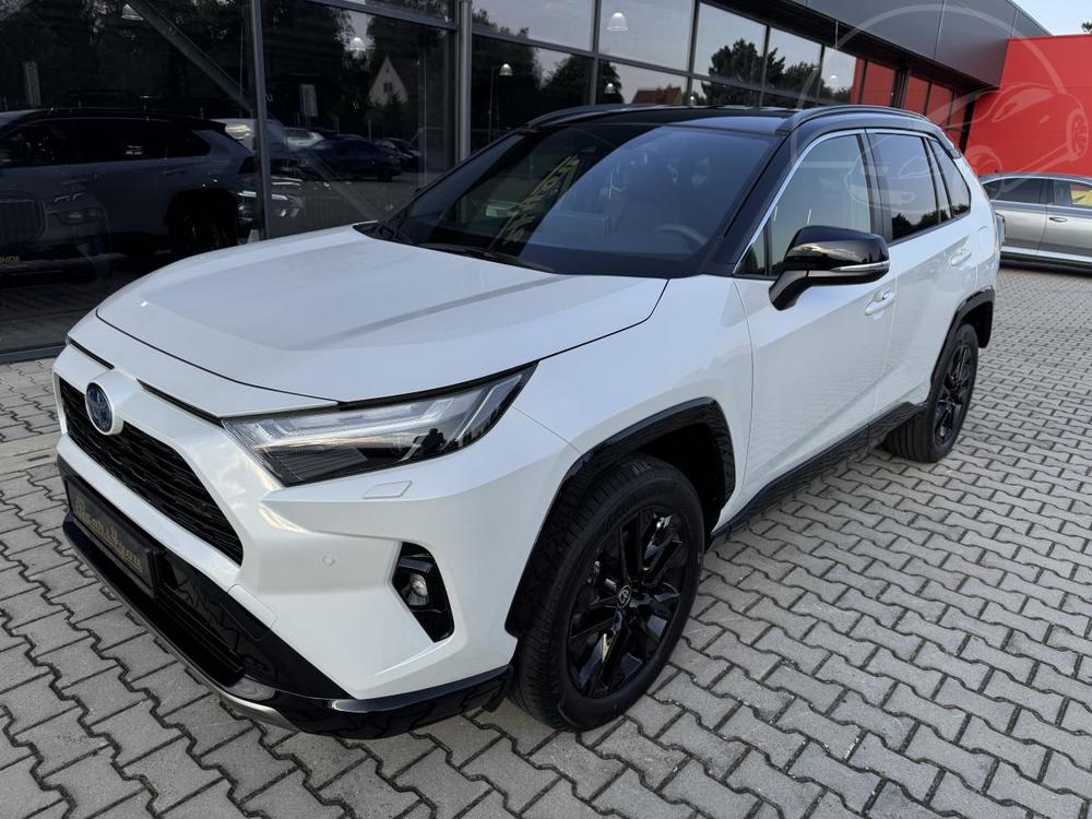 Toyota RAV4 REZERVACE!!!