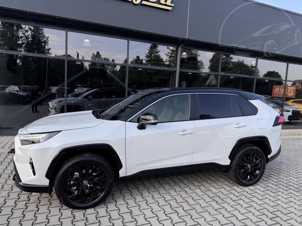 Toyota RAV4 REZERVACE!!!