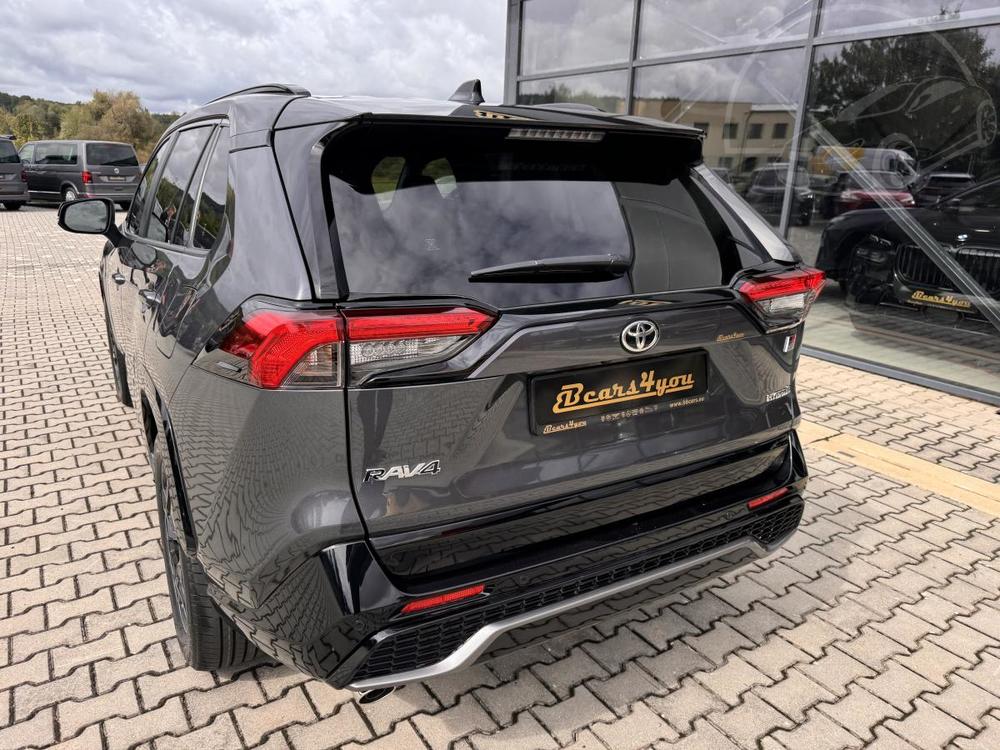 Toyota RAV4 2.5 HYBRID 163kW 4x4 GR SPORT!