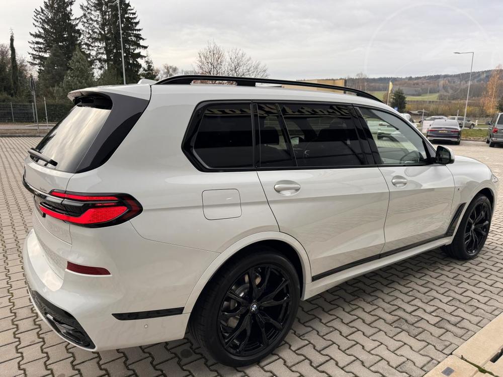 BMW X7 40 XD 259kW FACELIFT BLACK R22