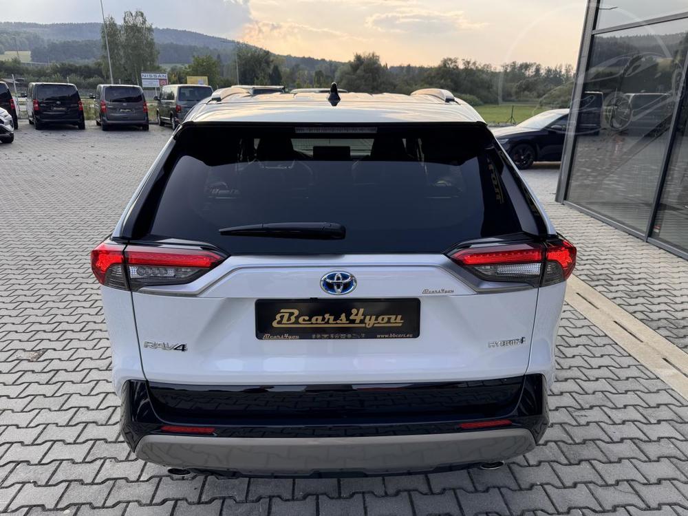 Toyota RAV4 2.5 HYBRID 163kW 4x4 SELECTION