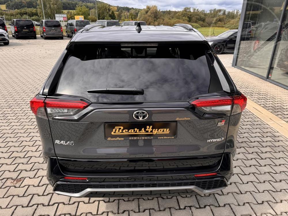 Toyota RAV4 2.5 HYBRID 163kW 4x4 GR SPORT!