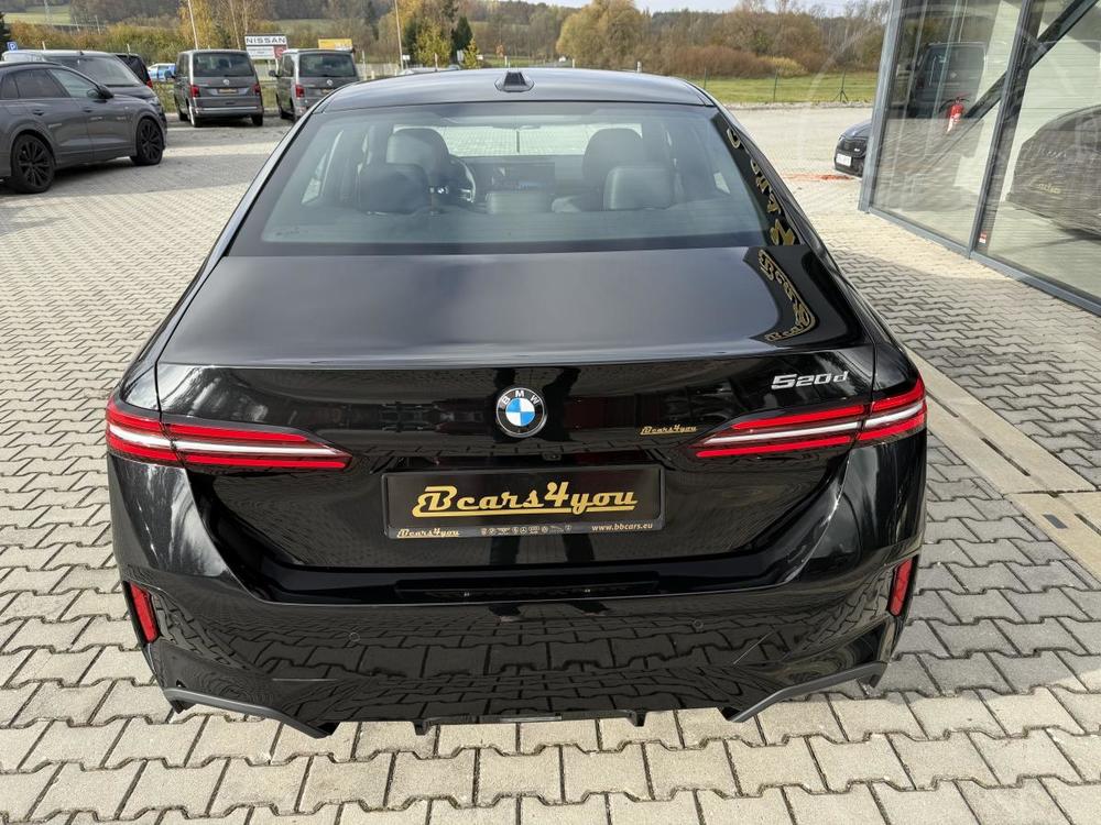 BMW 520 D 145kW M-PAKET BLACK LED!!