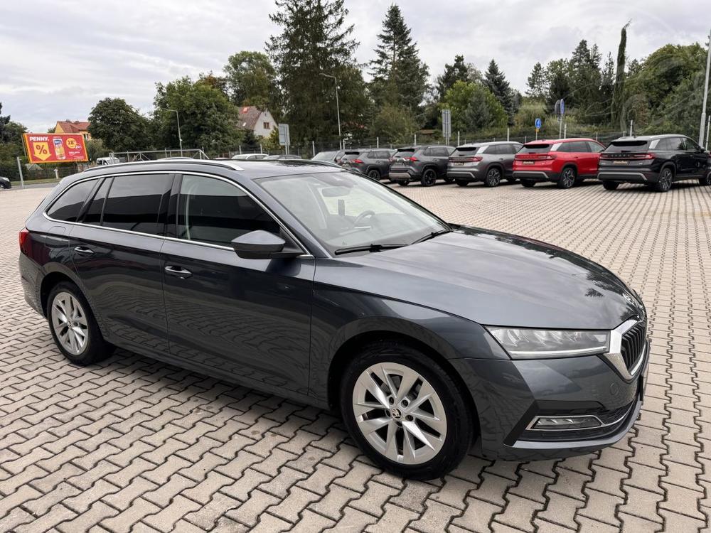 koda Octavia 2.0TDI 110kW DSG7 NAVI KAMERA!