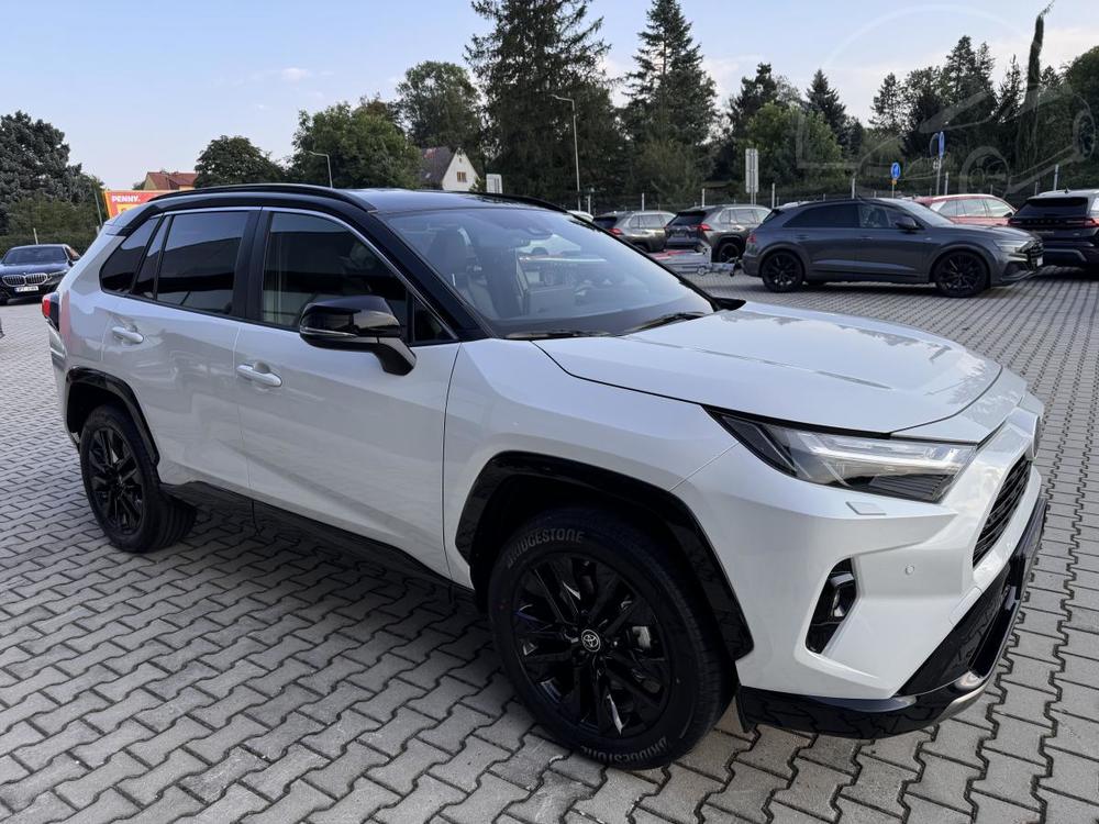 Toyota RAV4 REZERVACE!!!