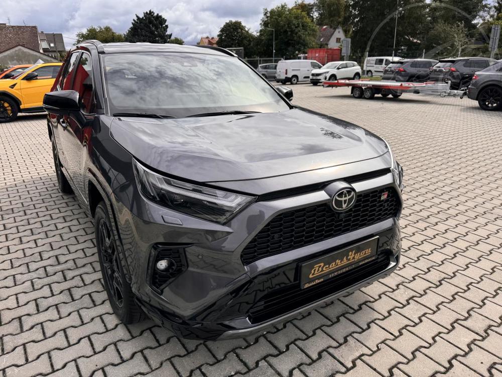 Toyota RAV4 REZERVACE!!!