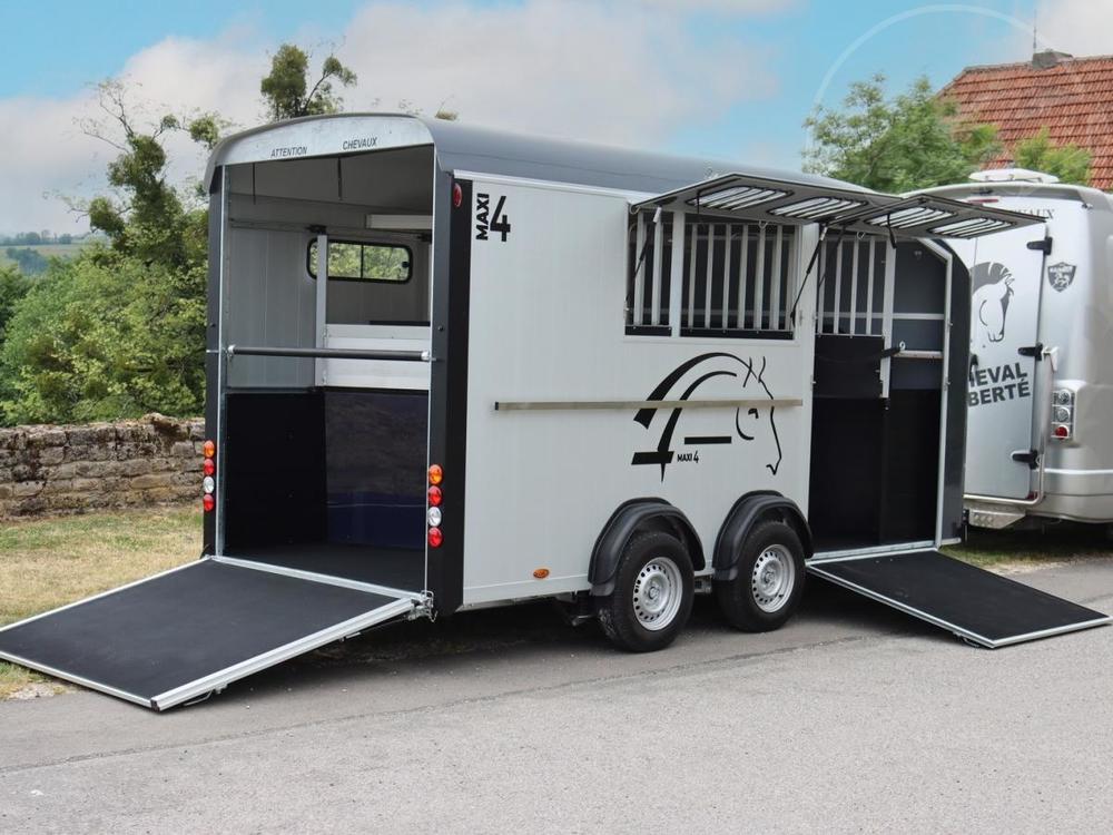 Cheval Liberte  MAXI 4 (4 kon) - ED