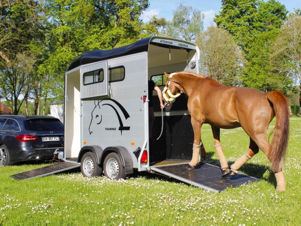 Cheval Liberte  TOURING ONE modr,pedn rampa