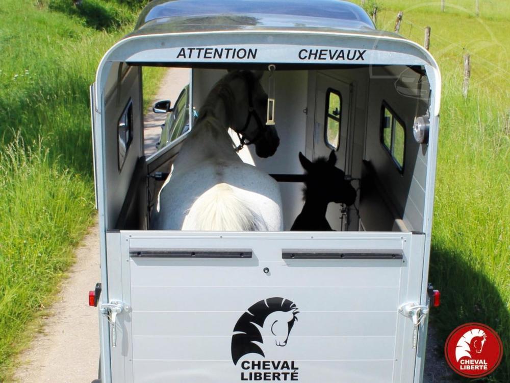 Cheval Liberte  TOURING ONE modr,pedn rampa