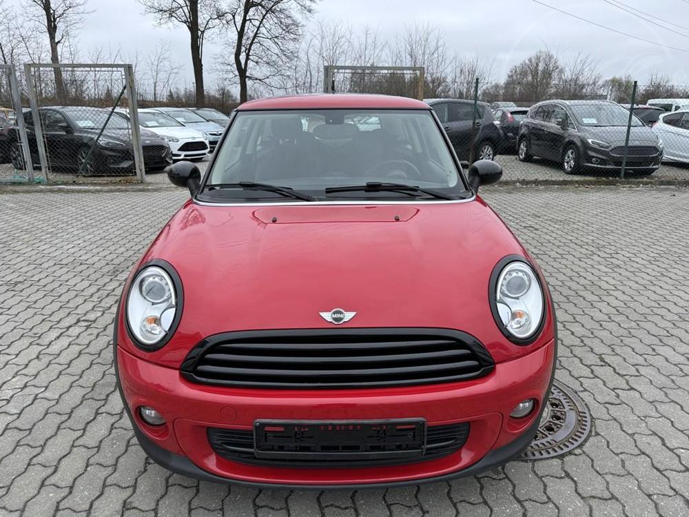 Mini Cooper 1.6i 90 kW navi,xenon