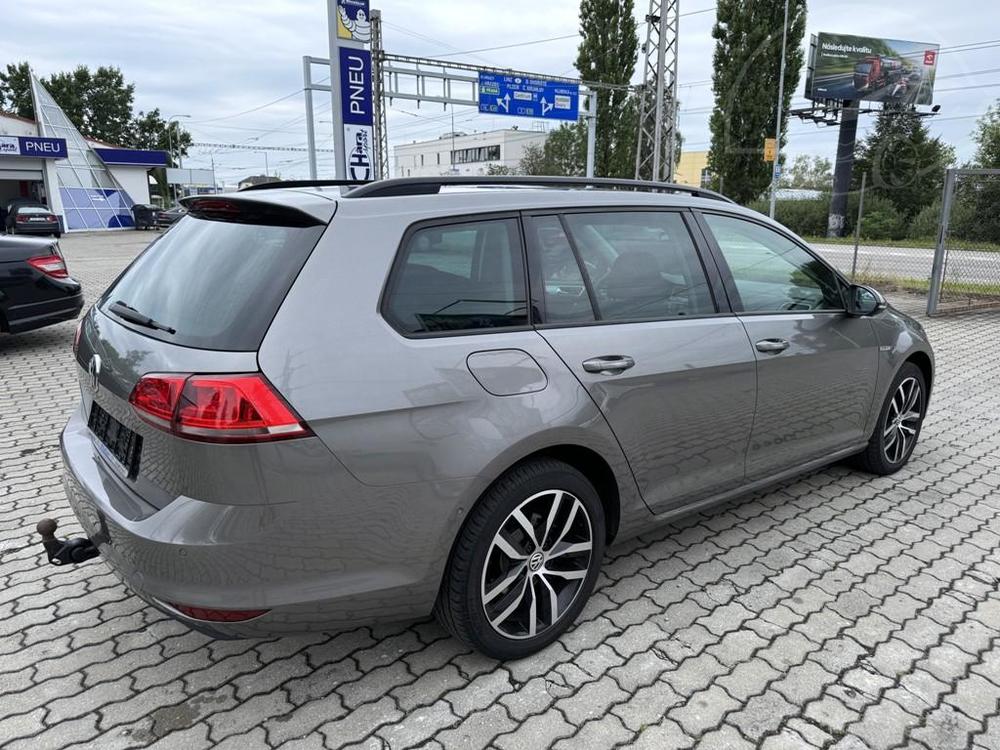 Volkswagen Golf 2.0 TDI 4x4 110 kW serviska