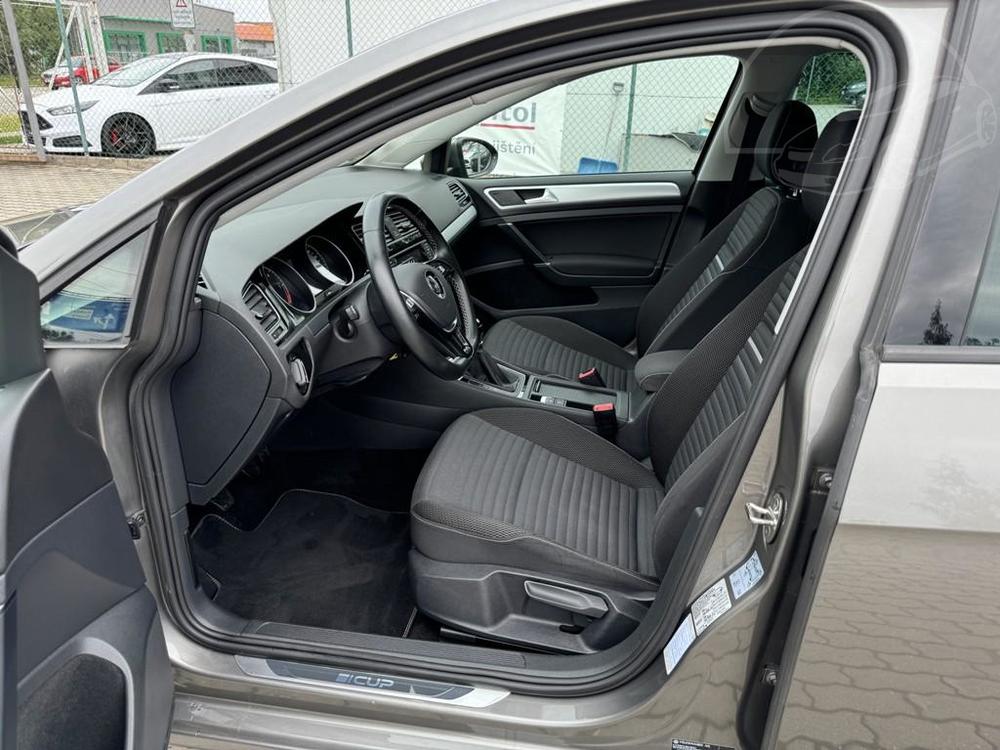 Volkswagen Golf 2.0 TDI 4x4 110 kW serviska