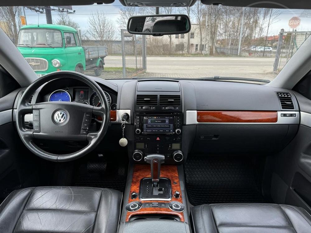 Volkswagen Touareg 3.0 TDI 4x4 automat, serviska