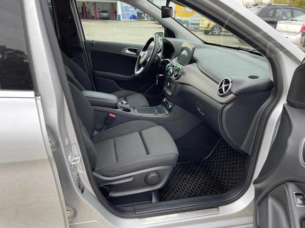 Mercedes-Benz B 180 90 kW nov v R