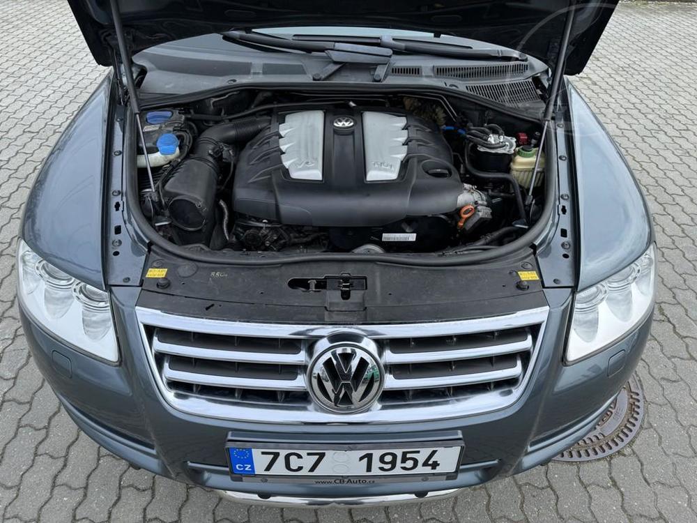 Volkswagen Touareg 3.0 TDI 4x4 automat, serviska