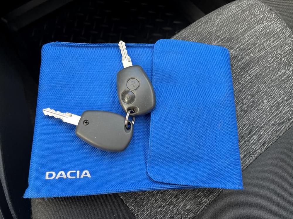 Dacia Duster 1.6i 77 kW klima, serviska