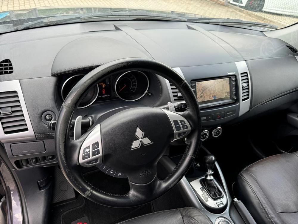 Mitsubishi Outlander 2.2 Di-D 4x4 Automat,7.mst