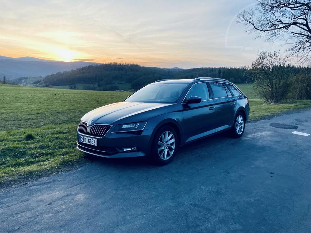 koda Superb 2,0 TDi, DSG, Alcantara