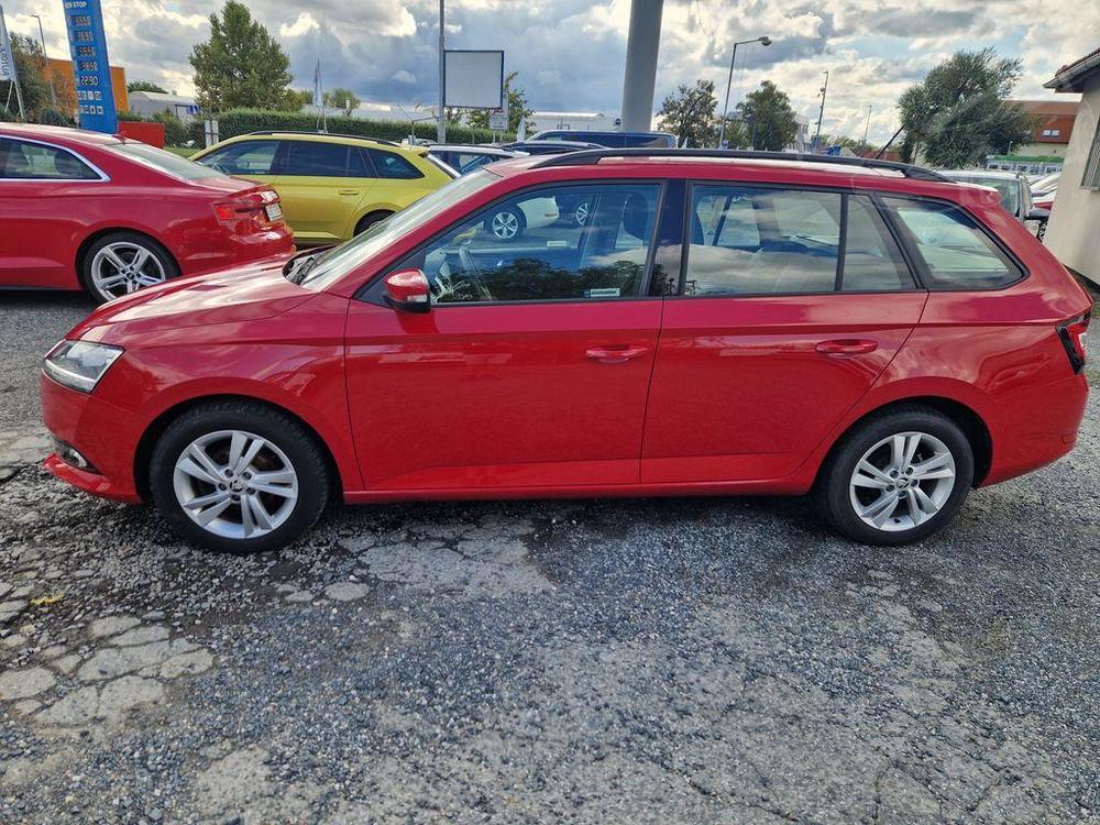 Volkswagen Touran Highline 2,0 TDI DSG 110kW, CZ