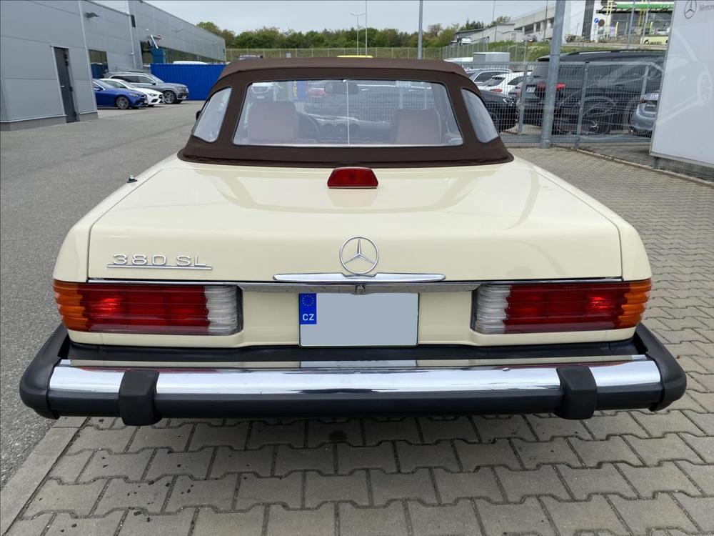 Mercedes-Benz SL 380 R107