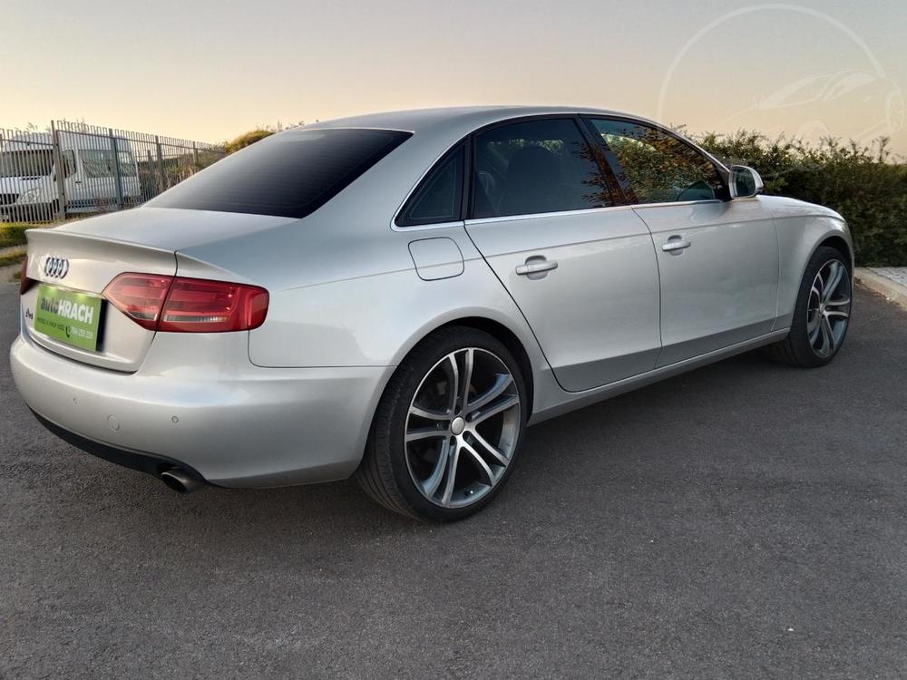 Audi A4 3.2 FSi V6 195 KW AT quattro