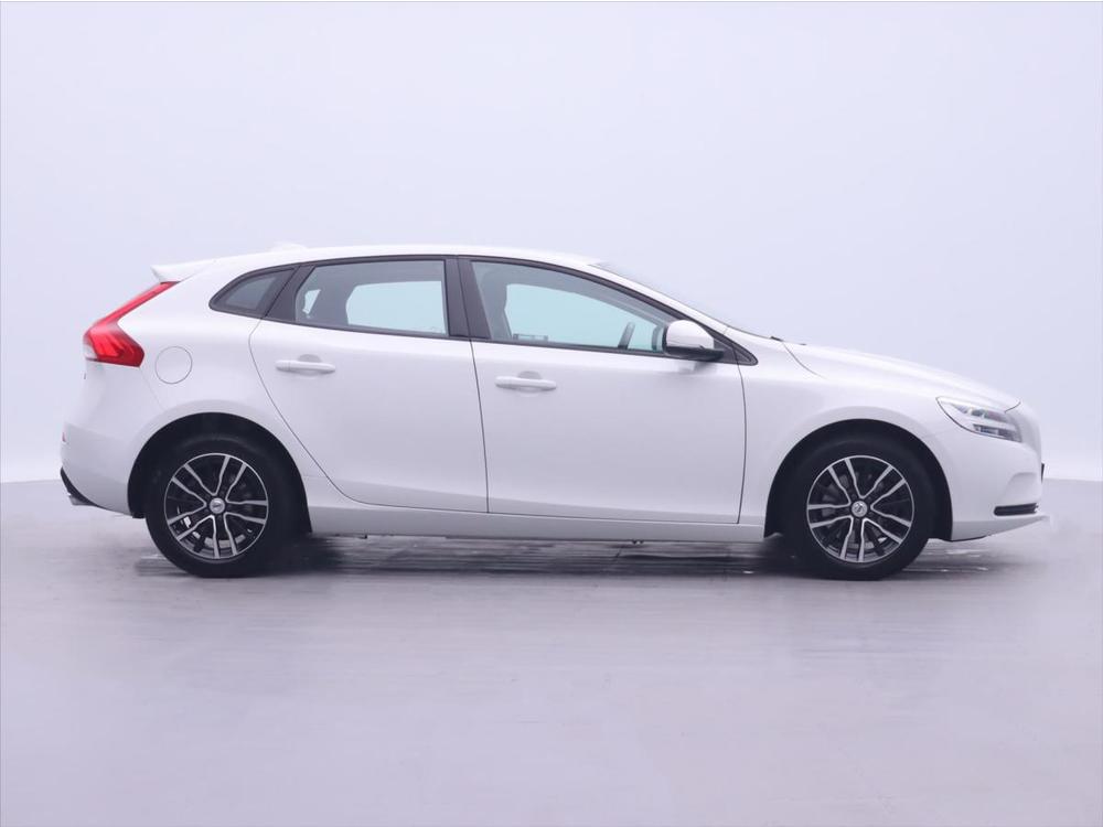 Volvo V40 2,0 T3 112kW CZ Momentum 1.Maj