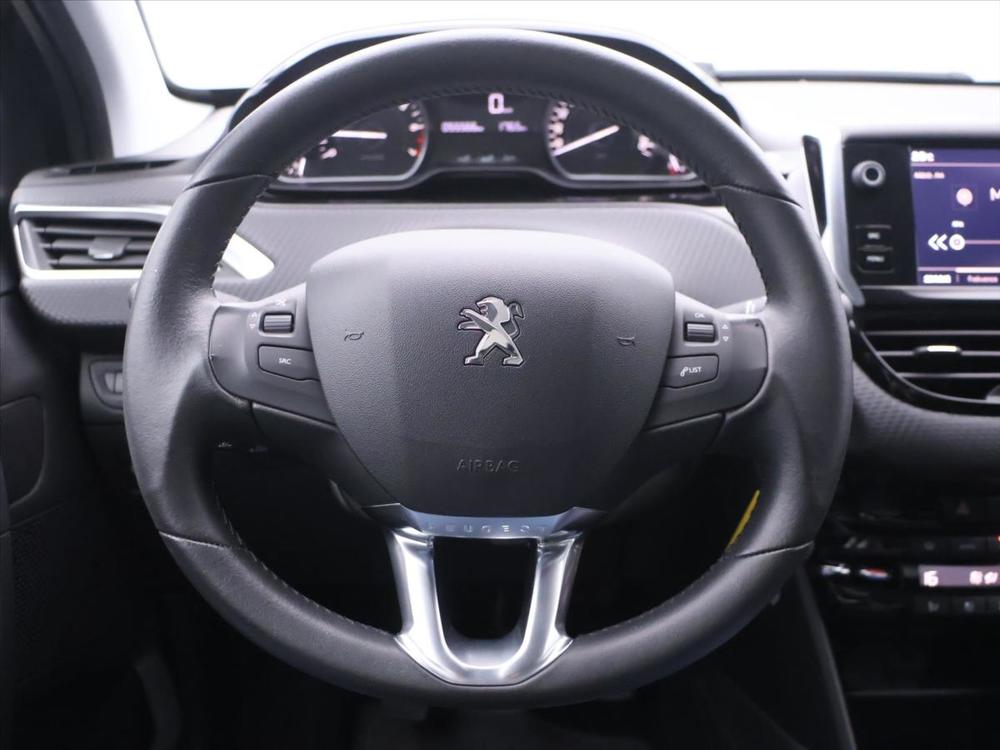 Peugeot 2008 1,2 PT CZ ACTIVE Serv.kniha