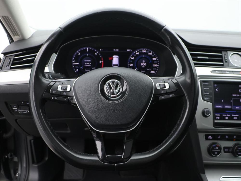 Volkswagen Passat 2,0 TDI 140kW DSG Virtual Pano