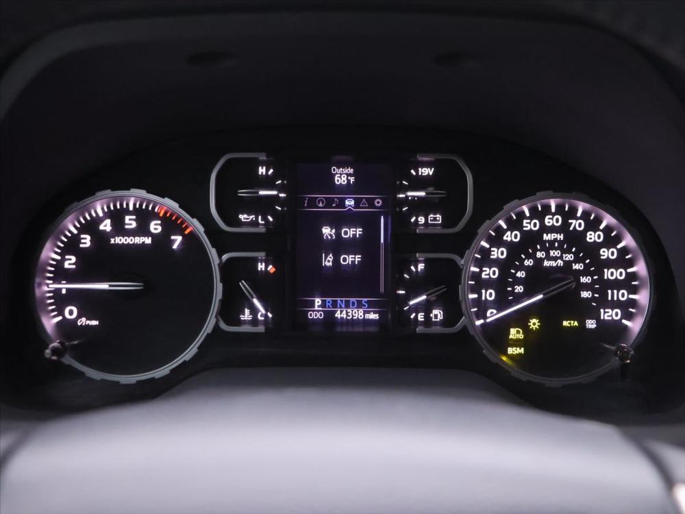 Toyota Tundra 5,7 i V8 Force AWD LED Navi