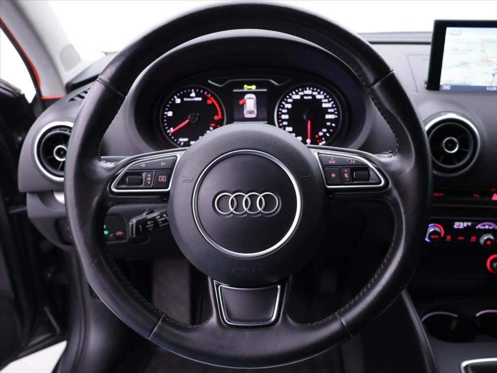 Audi A3 2,0 TDI 135KW S-line LED Navi