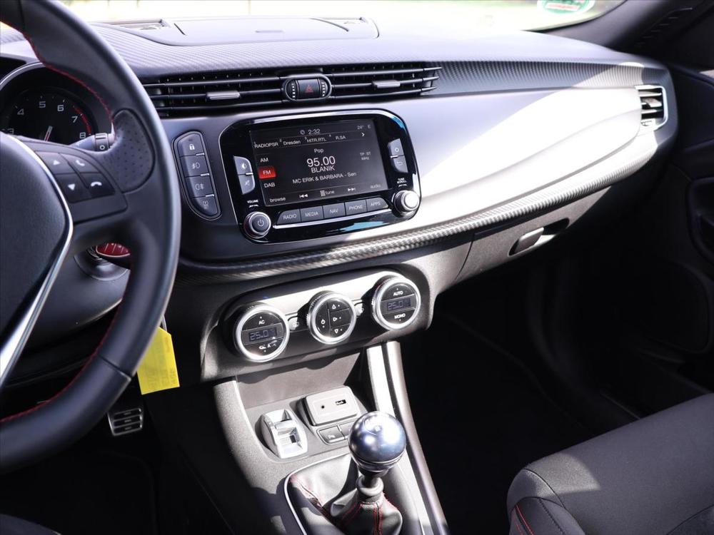 Alfa Romeo Giulietta 1,4 TB Sport Navi Alcantara