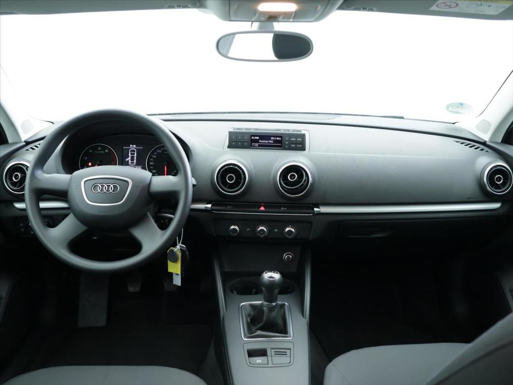 Audi A3 1,4 TFSI 92kW Klima Panorama