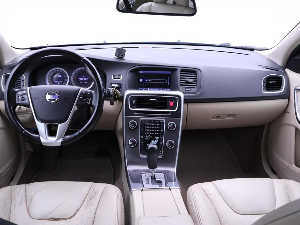 Volvo V60 2,4 D5 AWD Aut. Summum CZ