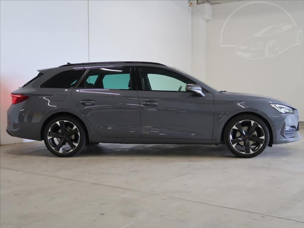 Cupra Leon 1,5 TSI 110kW DSG ACC AppleCar