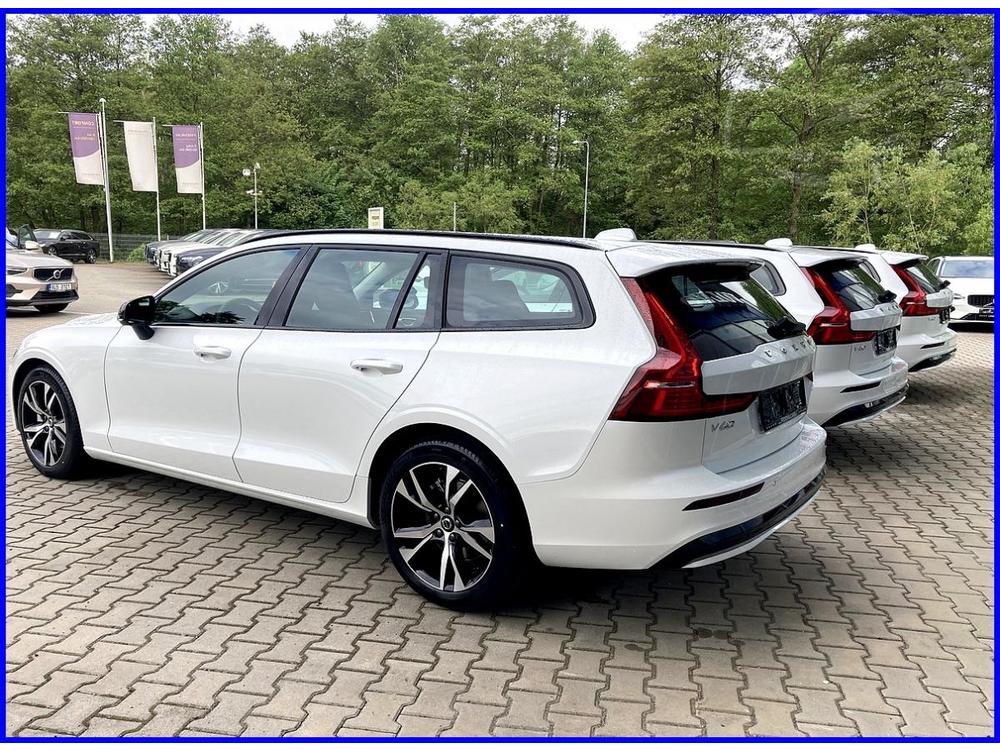 Volvo V60 B4 FWD edice DARK 210Ps