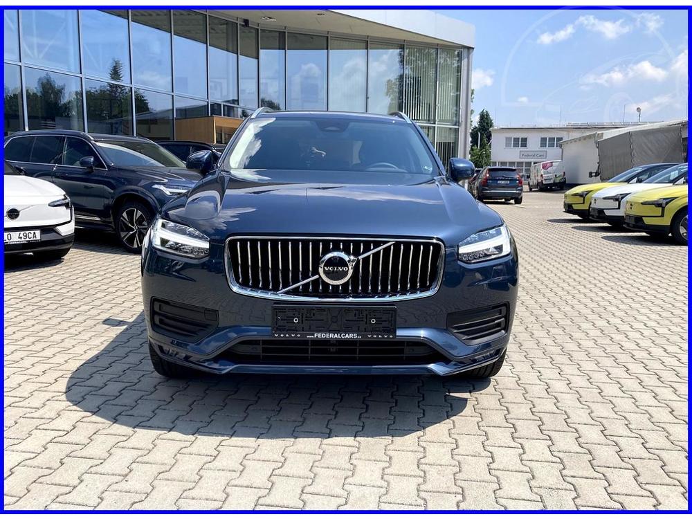 Volvo XC90 B5 AWD CORE 7.mst