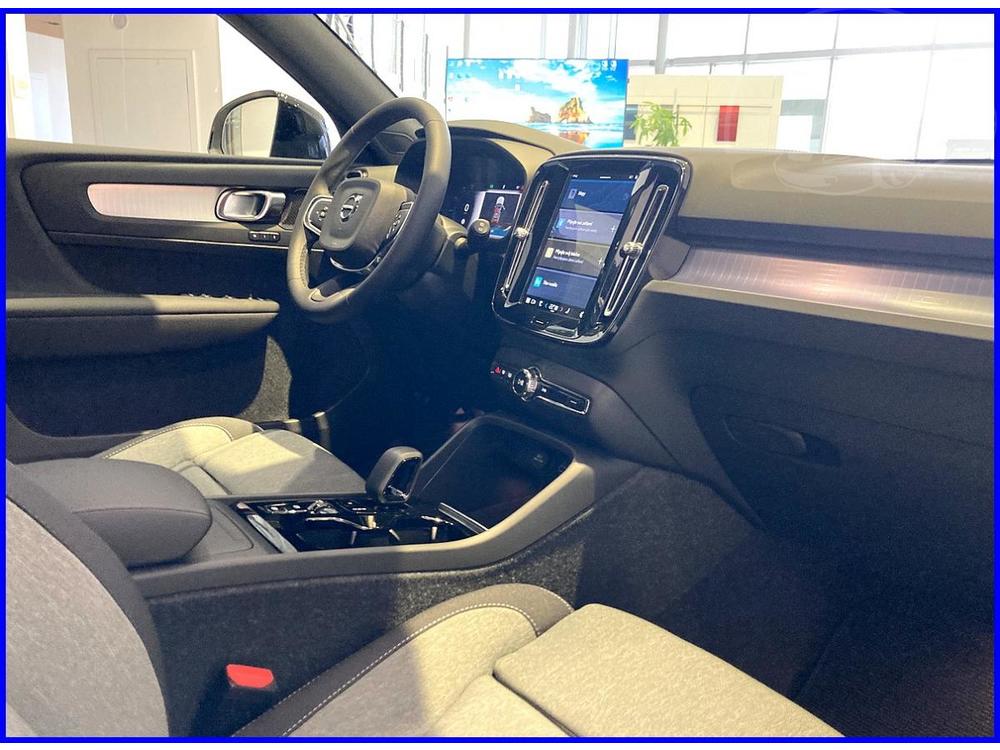 Volvo XC40 B3 PLUS DARK - AKCE