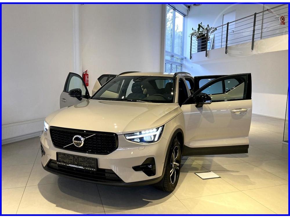 Volvo XC40 B3 PLUS DARK - AKCE