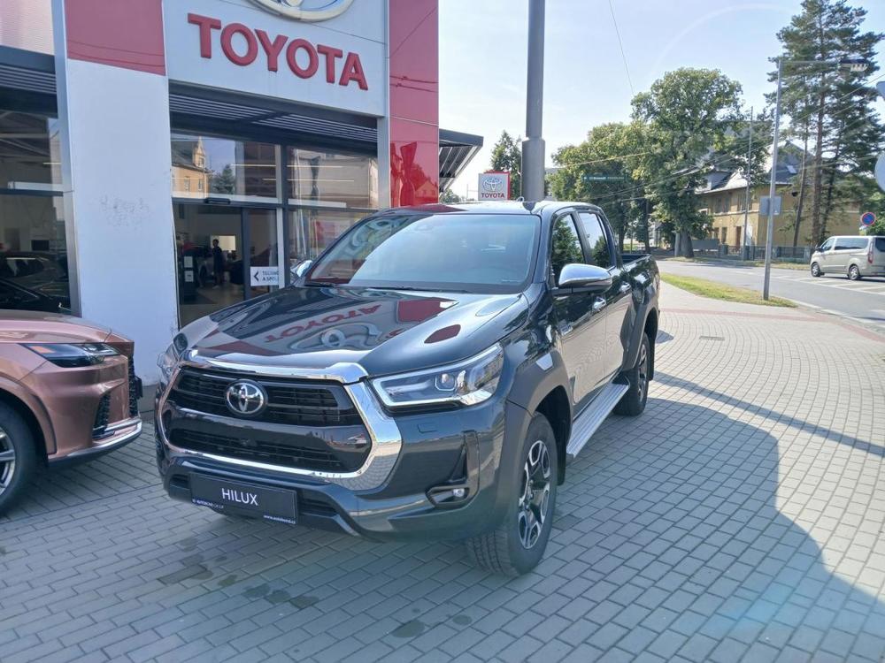 Prodm Toyota Hilux 2,8 L 204k 6 AT Executive VIP