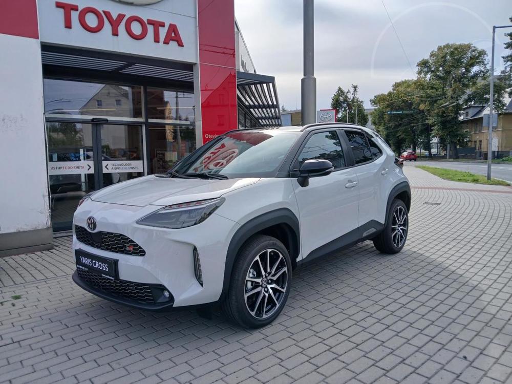 Toyota  1.5 CVT 130k GR Sport