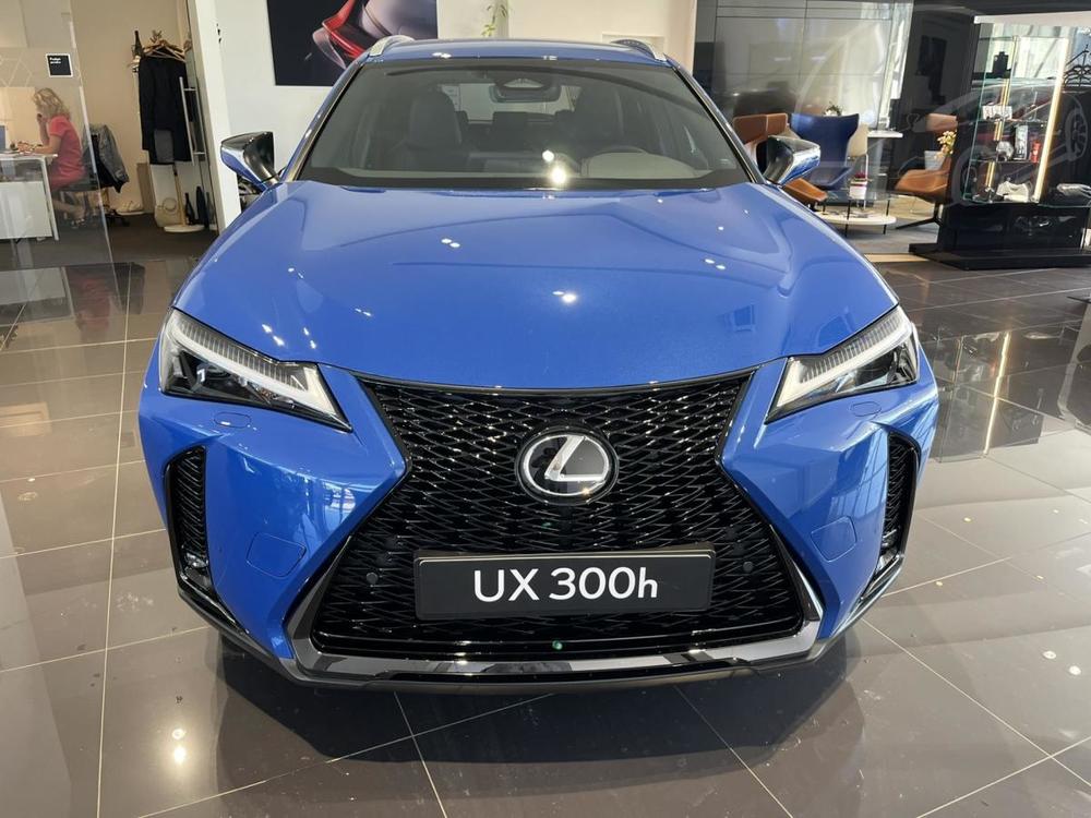 Lexus  2,0l