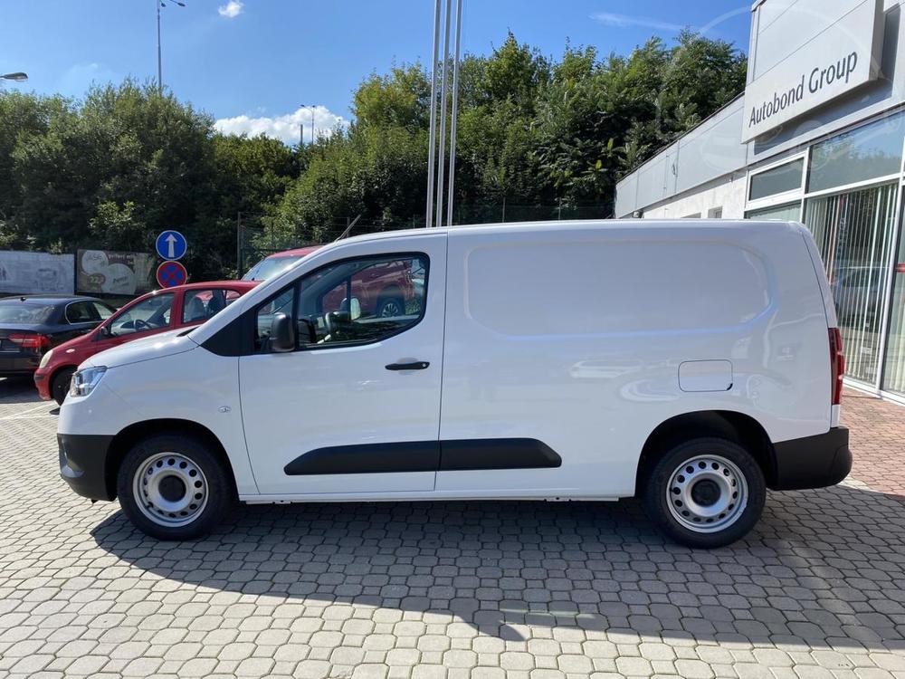 Toyota  1.5 D 6MT  LWB Active