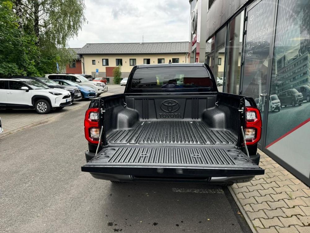 Toyota Hilux 2,8 6AT GR SPORT