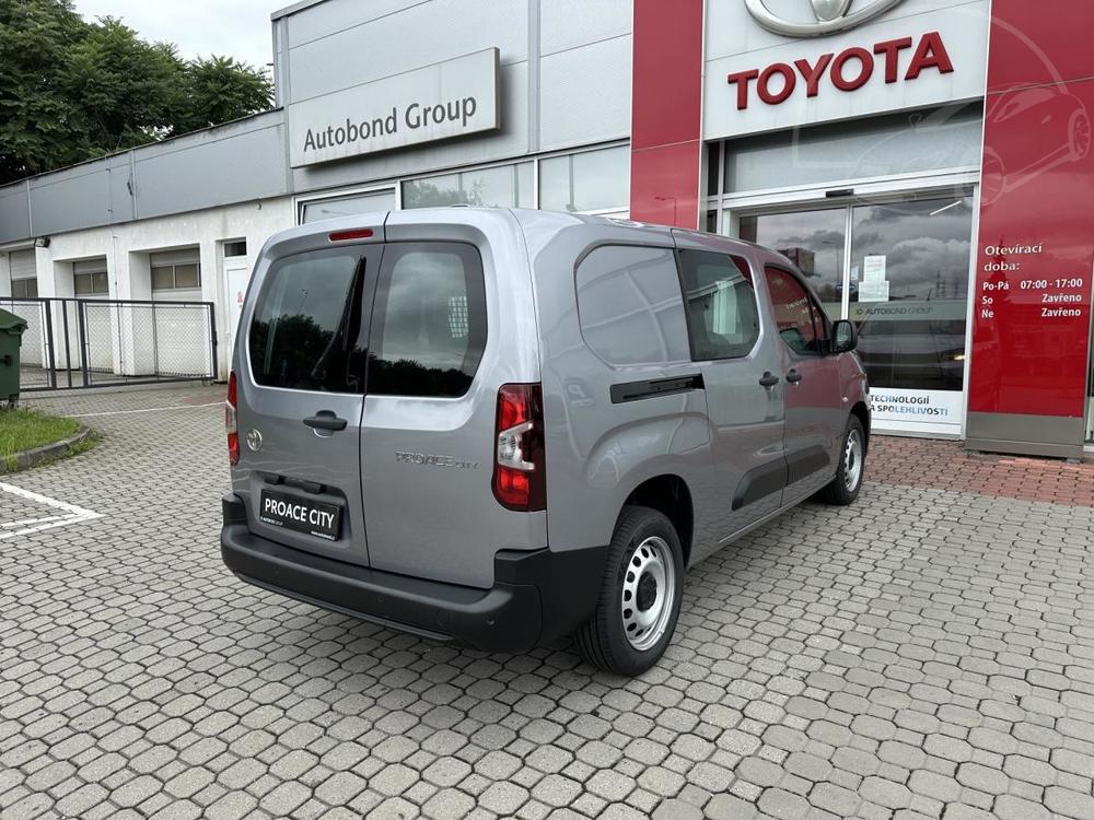 Toyota  1.5D 130k 6MT CrewCab